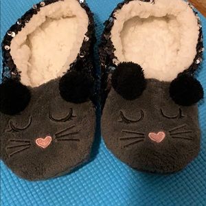 Kitty slippers with sequins size 5-6